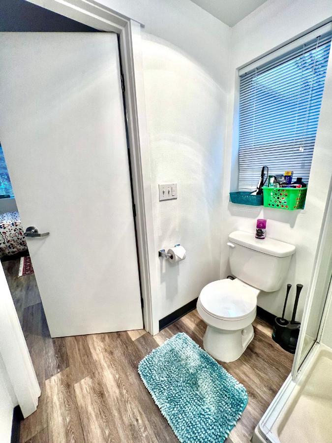 Micro Studio Apartment In University District- 10 Mins Walk To University Of Wa ซีแอตเทิล ภายนอก รูปภาพ