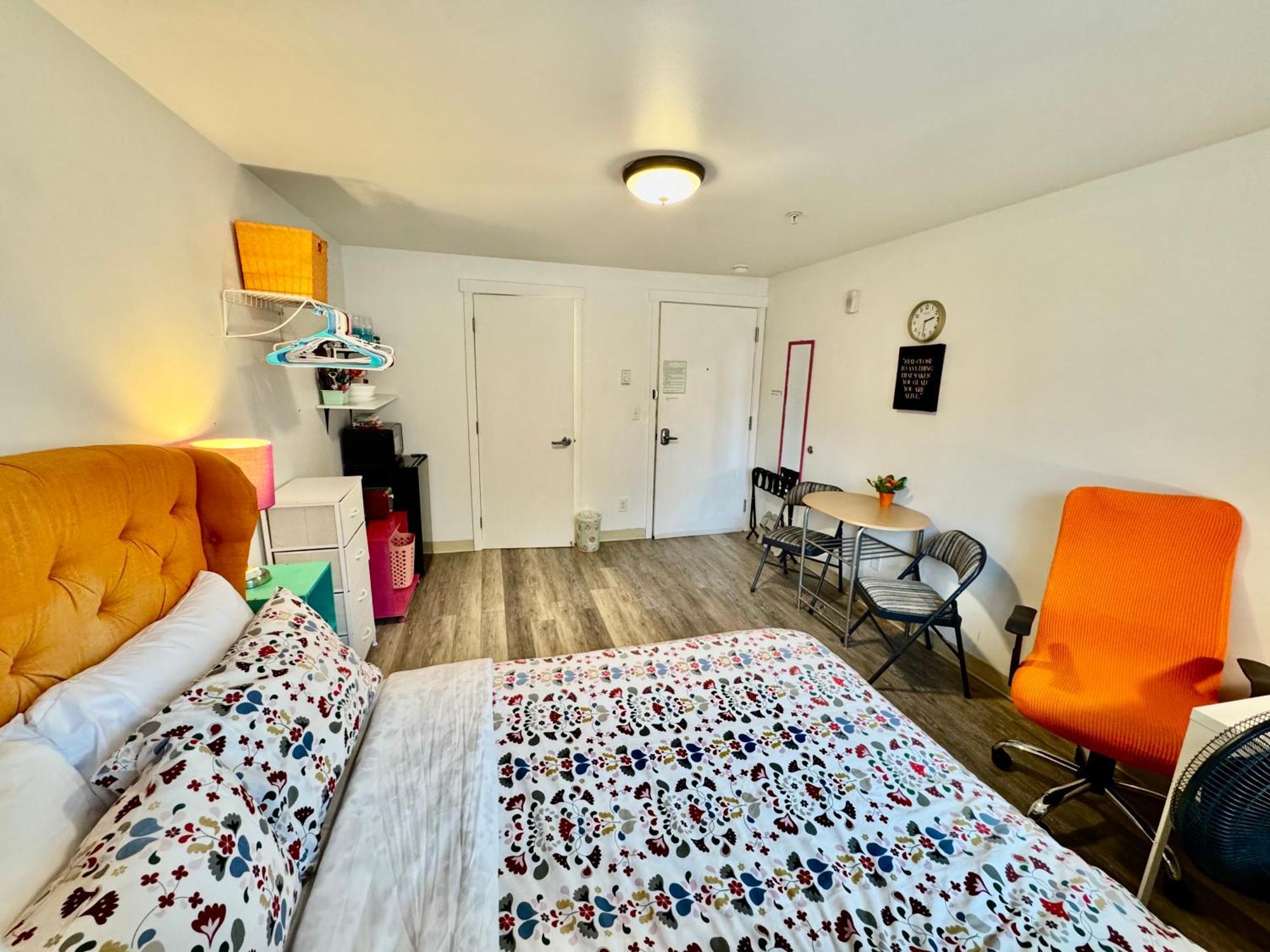 Micro Studio Apartment In University District- 10 Mins Walk To University Of Wa ซีแอตเทิล ภายนอก รูปภาพ
